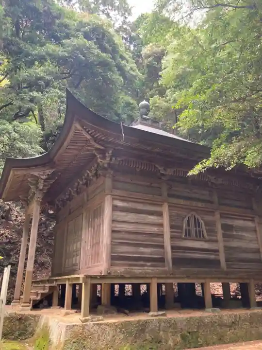 八葉寺の本殿・本堂