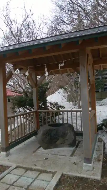 神恵内嚴島神社の手水舎