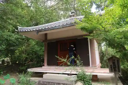 西方院の本殿・本堂