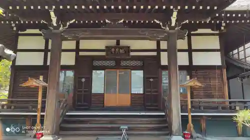 西蓮寺の本殿・本堂