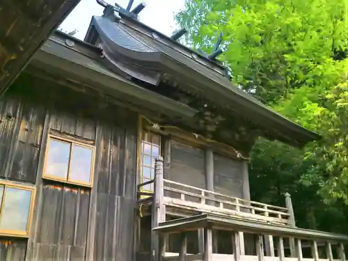 石見神社の本殿