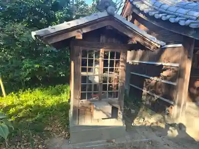鳴尾八幡神社の{uncategorized: "未分類", other: "その他", undefined: "問題あり", building: "その他建物", grave: "お墓", sacred_gate: "鳥居", guardian: "狛犬", statue: "像", buddha: "仏像", history: "歴史", nature: "自然", garden: "庭園", animal: "動物", pagoda: "塔", temizu: "手水舎", mountain_gate: "山門・神門", sanctuary: "本殿・本堂", subordinate: "末社・摂社", art: "芸術", scenery: "景色", jizo: "地蔵", ema: "絵馬", goshuin: "御朱印", omikuji: "おみくじ", items: "授与品その他", amulet: "お守り", goshuincho: "御朱印帳", eats: "食事", festival: "お祭り", votive_dance: "神楽", shichigosan: "七五三参", wedding: "結婚式", experience: "体験その他", initially: "初詣", around: "周辺", anti_infection: "感染症対策"}