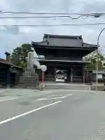 本覚寺の{uncategorized: "未分類", other: "その他", undefined: "問題あり", building: "その他建物", grave: "お墓", sacred_gate: "鳥居", guardian: "狛犬", statue: "像", buddha: "仏像", history: "歴史", nature: "自然", garden: "庭園", animal: "動物", pagoda: "塔", temizu: "手水舎", mountain_gate: "山門・神門", sanctuary: "本殿・本堂", subordinate: "末社・摂社", art: "芸術", scenery: "景色", jizo: "地蔵", ema: "絵馬", goshuin: "御朱印", omikuji: "おみくじ", items: "授与品その他", amulet: "お守り", goshuincho: "御朱印帳", eats: "食事", festival: "お祭り", votive_dance: "神楽", shichigosan: "七五三参", wedding: "結婚式", experience: "体験その他", initially: "初詣", around: "周辺", anti_infection: "感染症対策"}