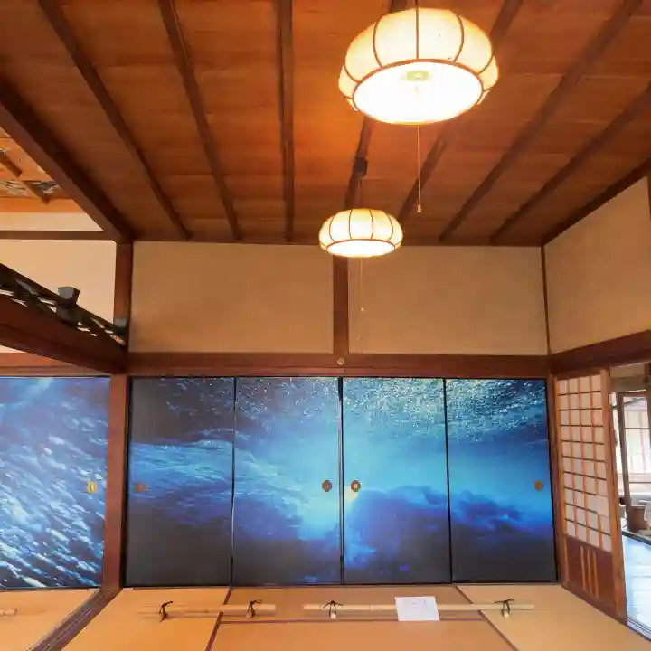 興聖寺の{uncategorized: "未分類", other: "その他", undefined: "問題あり", building: "その他建物", grave: "お墓", sacred_gate: "鳥居", guardian: "狛犬", statue: "像", buddha: "仏像", history: "歴史", nature: "自然", garden: "庭園", animal: "動物", pagoda: "塔", temizu: "手水舎", mountain_gate: "山門・神門", sanctuary: "本殿・本堂", subordinate: "末社・摂社", art: "芸術", scenery: "景色", jizo: "地蔵", ema: "絵馬", goshuin: "御朱印", omikuji: "おみくじ", items: "授与品その他", amulet: "お守り", goshuincho: "御朱印帳", eats: "食事", festival: "お祭り", votive_dance: "神楽", shichigosan: "七五三参", wedding: "結婚式", experience: "体験その他", initially: "初詣", around: "周辺", anti_infection: "感染症対策"}