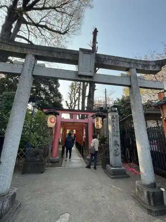 花園稲荷神社の{uncategorized: "未分類", other: "その他", undefined: "問題あり", building: "その他建物", grave: "お墓", sacred_gate: "鳥居", guardian: "狛犬", statue: "像", buddha: "仏像", history: "歴史", nature: "自然", garden: "庭園", animal: "動物", pagoda: "塔", temizu: "手水舎", mountain_gate: "山門・神門", sanctuary: "本殿・本堂", subordinate: "末社・摂社", art: "芸術", scenery: "景色", jizo: "地蔵", ema: "絵馬", goshuin: "御朱印", omikuji: "おみくじ", items: "授与品その他", amulet: "お守り", goshuincho: "御朱印帳", eats: "食事", festival: "お祭り", votive_dance: "神楽", shichigosan: "七五三参", wedding: "結婚式", experience: "体験その他", initially: "初詣", around: "周辺", anti_infection: "感染症対策"}