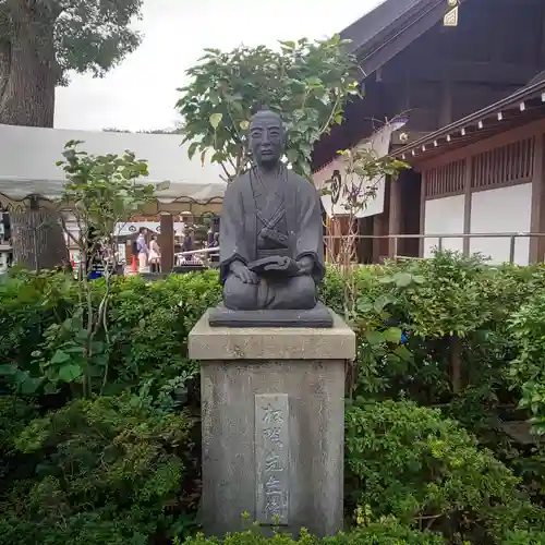 松陰神社の像