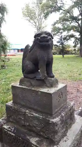 東神社の狛犬