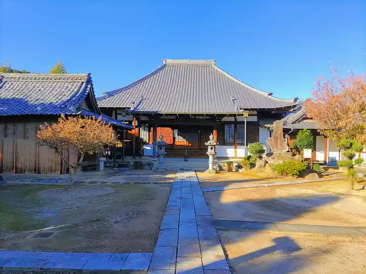 長寿寺の本殿・本堂