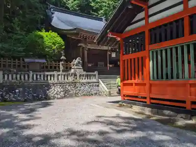 鎮神社の本殿・本堂