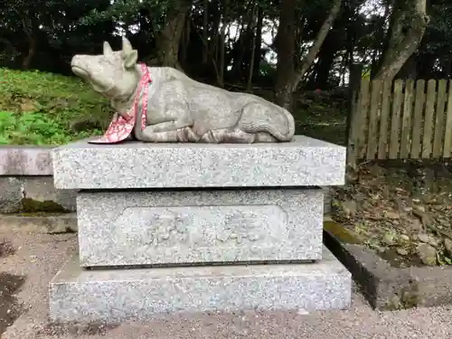 富士山本宮浅間大社の像