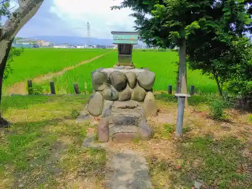 行燈之宮（賣夫神社境内社）の建物その他