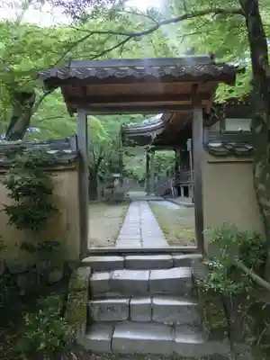勝持寺(花の寺)の山門・神門