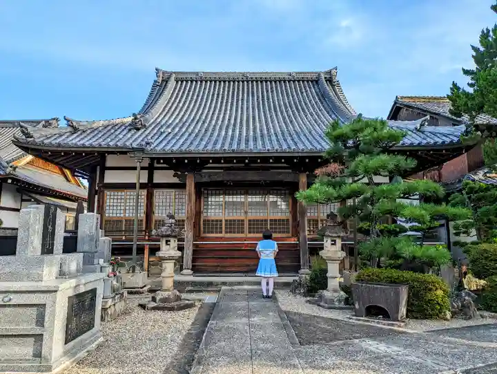 西蓮寺の本殿・本堂