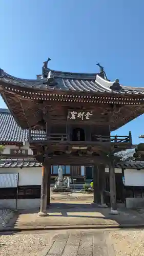 金剛寺の山門