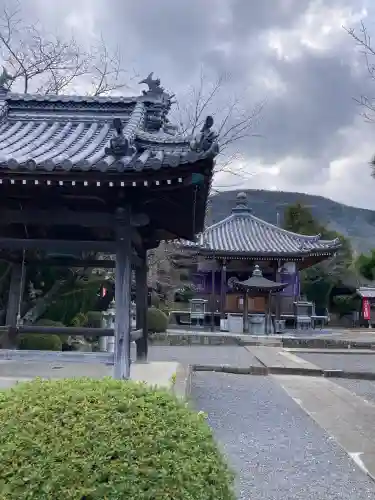 曼荼羅寺の{uncategorized: "未分類", other: "その他", undefined: "問題あり", building: "その他建物", grave: "お墓", sacred_gate: "鳥居", guardian: "狛犬", statue: "像", buddha: "仏像", history: "歴史", nature: "自然", garden: "庭園", animal: "動物", pagoda: "塔", temizu: "手水舎", mountain_gate: "山門・神門", sanctuary: "本殿・本堂", subordinate: "末社・摂社", art: "芸術", scenery: "景色", jizo: "地蔵", ema: "絵馬", goshuin: "御朱印", omikuji: "おみくじ", items: "授与品その他", amulet: "お守り", goshuincho: "御朱印帳", eats: "食事", festival: "お祭り", votive_dance: "神楽", shichigosan: "七五三参", wedding: "結婚式", experience: "体験その他", initially: "初詣", around: "周辺", anti_infection: "感染症対策"}