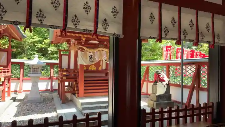 山王稲荷神社(日枝神社末社)の{uncategorized: "未分類", other: "その他", undefined: "問題あり", building: "その他建物", grave: "お墓", sacred_gate: "鳥居", guardian: "狛犬", statue: "像", buddha: "仏像", history: "歴史", nature: "自然", garden: "庭園", animal: "動物", pagoda: "塔", temizu: "手水舎", mountain_gate: "山門・神門", sanctuary: "本殿・本堂", subordinate: "末社・摂社", art: "芸術", scenery: "景色", jizo: "地蔵", ema: "絵馬", goshuin: "御朱印", omikuji: "おみくじ", items: "授与品その他", amulet: "お守り", goshuincho: "御朱印帳", eats: "食事", festival: "お祭り", votive_dance: "神楽", shichigosan: "七五三参", wedding: "結婚式", experience: "体験その他", initially: "初詣", around: "周辺", anti_infection: "感染症対策"}