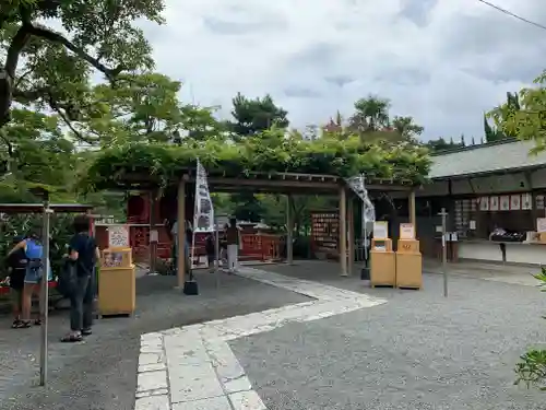 旗上弁財天社の庭園