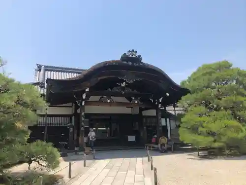 仁和寺の本殿・本堂