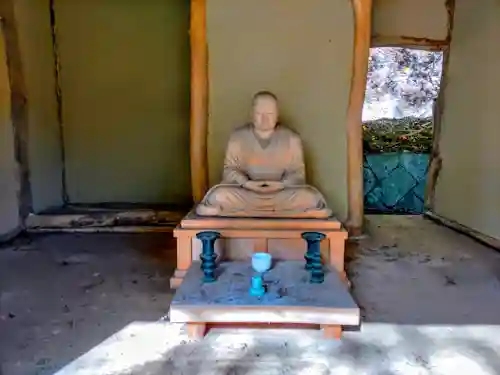 西行庵（吉野町）の像