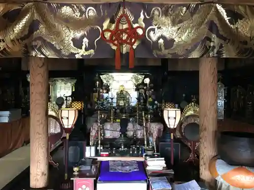 観音寺の本殿