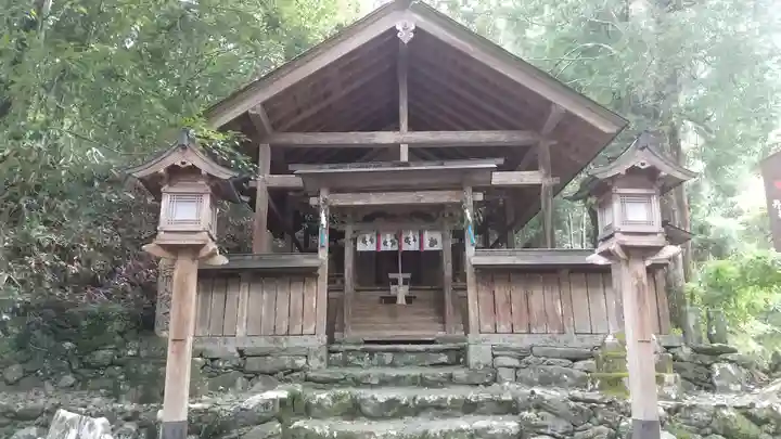 丹生川上神社(中社)の末社・摂社
