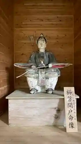 上沼八幡神社の像