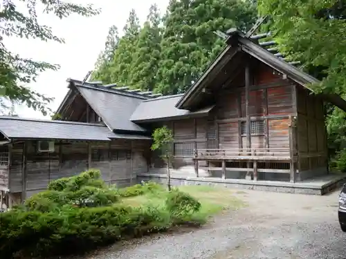 八海山尊神社の本殿