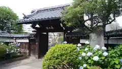 長久院の山門