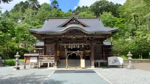 義經神社の本殿