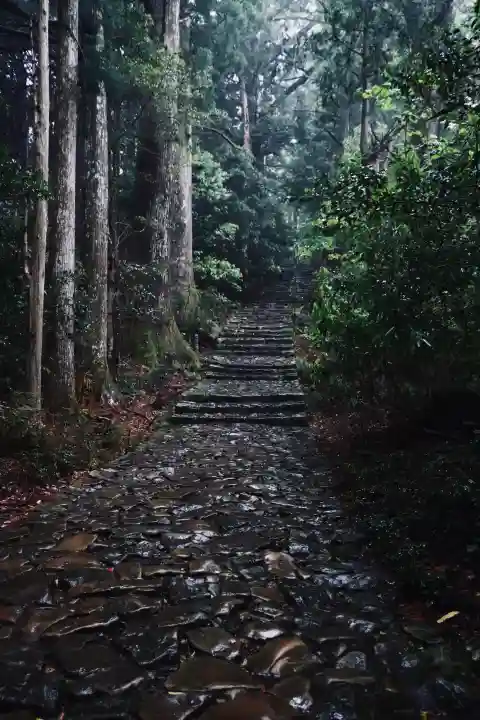 熊野那智大社の{uncategorized: "未分類", other: "その他", undefined: "問題あり", building: "その他建物", grave: "お墓", sacred_gate: "鳥居", guardian: "狛犬", statue: "像", buddha: "仏像", history: "歴史", nature: "自然", garden: "庭園", animal: "動物", pagoda: "塔", temizu: "手水舎", mountain_gate: "山門・神門", sanctuary: "本殿・本堂", subordinate: "末社・摂社", art: "芸術", scenery: "景色", jizo: "地蔵", ema: "絵馬", goshuin: "御朱印", omikuji: "おみくじ", items: "授与品その他", amulet: "お守り", goshuincho: "御朱印帳", eats: "食事", festival: "お祭り", votive_dance: "神楽", shichigosan: "七五三参", wedding: "結婚式", experience: "体験その他", initially: "初詣", around: "周辺", anti_infection: "感染症対策"}