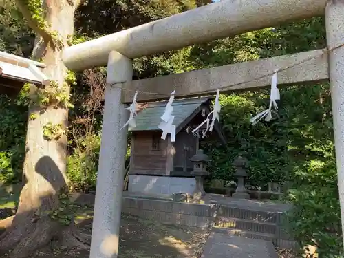 片瀬諏訪神社の鳥居