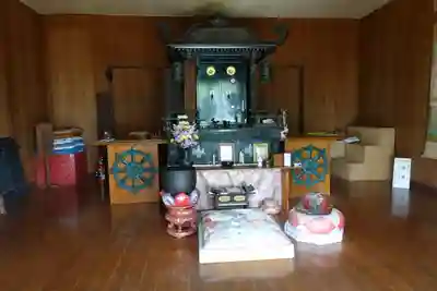 近津尾神社の本殿・本堂