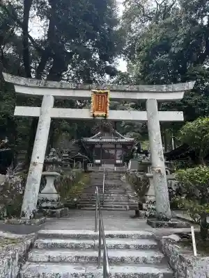 天之御中主尊神社の{uncategorized: "未分類", other: "その他", undefined: "問題あり", building: "その他建物", grave: "お墓", sacred_gate: "鳥居", guardian: "狛犬", statue: "像", buddha: "仏像", history: "歴史", nature: "自然", garden: "庭園", animal: "動物", pagoda: "塔", temizu: "手水舎", mountain_gate: "山門・神門", sanctuary: "本殿・本堂", subordinate: "末社・摂社", art: "芸術", scenery: "景色", jizo: "地蔵", ema: "絵馬", goshuin: "御朱印", omikuji: "おみくじ", items: "授与品その他", amulet: "お守り", goshuincho: "御朱印帳", eats: "食事", festival: "お祭り", votive_dance: "神楽", shichigosan: "七五三参", wedding: "結婚式", experience: "体験その他", initially: "初詣", around: "周辺", anti_infection: "感染症対策"}
