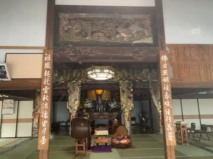 明鏡山龍雲寺の本殿・本堂