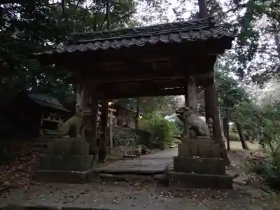 多久頭魂神社の山門・神門