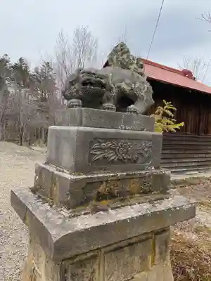 留辺蘂神社の像
