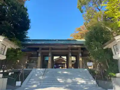 東郷神社の山門・神門