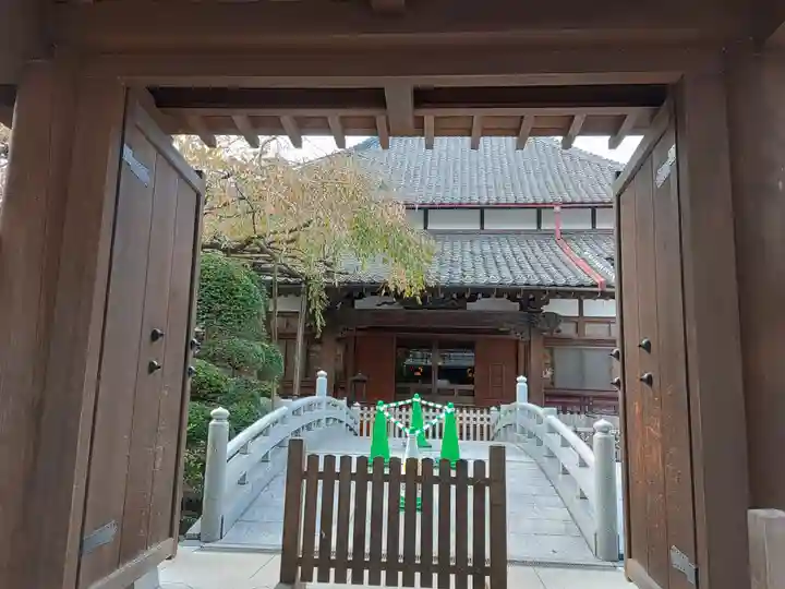 玉蔵院の山門・神門