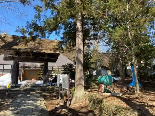 恵日寺の山門