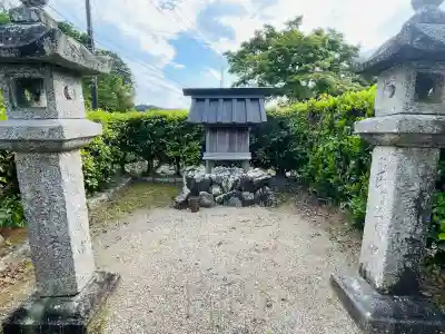 火地神社古社地の{uncategorized: "未分類", other: "その他", undefined: "問題あり", building: "その他建物", grave: "お墓", sacred_gate: "鳥居", guardian: "狛犬", statue: "像", buddha: "仏像", history: "歴史", nature: "自然", garden: "庭園", animal: "動物", pagoda: "塔", temizu: "手水舎", mountain_gate: "山門・神門", sanctuary: "本殿・本堂", subordinate: "末社・摂社", art: "芸術", scenery: "景色", jizo: "地蔵", ema: "絵馬", goshuin: "御朱印", omikuji: "おみくじ", items: "授与品その他", amulet: "お守り", goshuincho: "御朱印帳", eats: "食事", festival: "お祭り", votive_dance: "神楽", shichigosan: "七五三参", wedding: "結婚式", experience: "体験その他", initially: "初詣", around: "周辺", anti_infection: "感染症対策"}