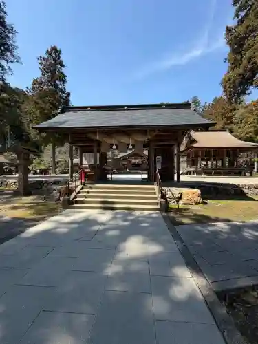 熊野大社の{uncategorized: "未分類", other: "その他", undefined: "問題あり", building: "その他建物", grave: "お墓", sacred_gate: "鳥居", guardian: "狛犬", statue: "像", buddha: "仏像", history: "歴史", nature: "自然", garden: "庭園", animal: "動物", pagoda: "塔", temizu: "手水舎", mountain_gate: "山門・神門", sanctuary: "本殿・本堂", subordinate: "末社・摂社", art: "芸術", scenery: "景色", jizo: "地蔵", ema: "絵馬", goshuin: "御朱印", omikuji: "おみくじ", items: "授与品その他", amulet: "お守り", goshuincho: "御朱印帳", eats: "食事", festival: "お祭り", votive_dance: "神楽", shichigosan: "七五三参", wedding: "結婚式", experience: "体験その他", initially: "初詣", around: "周辺", anti_infection: "感染症対策"}