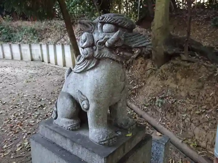 七社神社(半月七社神社)の狛犬