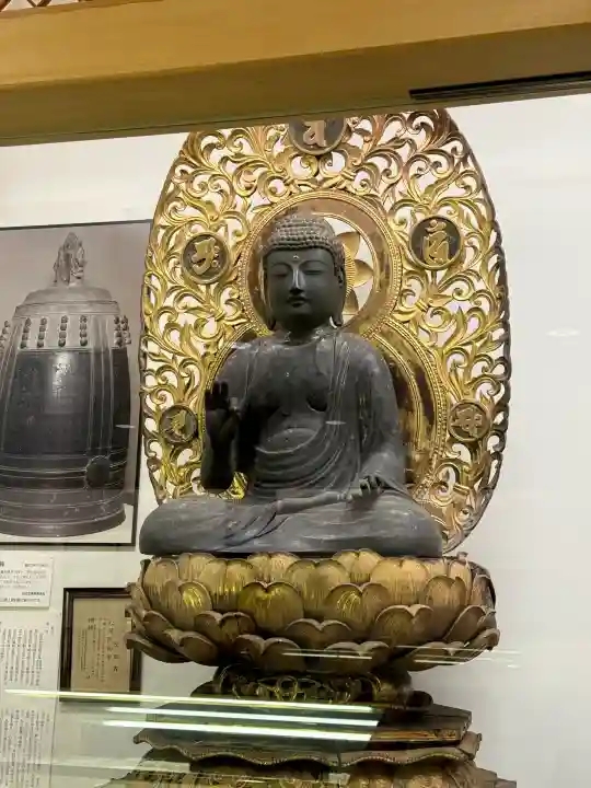 松月院の{uncategorized: "未分類", other: "その他", undefined: "問題あり", building: "その他建物", grave: "お墓", sacred_gate: "鳥居", guardian: "狛犬", statue: "像", buddha: "仏像", history: "歴史", nature: "自然", garden: "庭園", animal: "動物", pagoda: "塔", temizu: "手水舎", mountain_gate: "山門・神門", sanctuary: "本殿・本堂", subordinate: "末社・摂社", art: "芸術", scenery: "景色", jizo: "地蔵", ema: "絵馬", goshuin: "御朱印", omikuji: "おみくじ", items: "授与品その他", amulet: "お守り", goshuincho: "御朱印帳", eats: "食事", festival: "お祭り", votive_dance: "神楽", shichigosan: "七五三参", wedding: "結婚式", experience: "体験その他", initially: "初詣", around: "周辺", anti_infection: "感染症対策"}