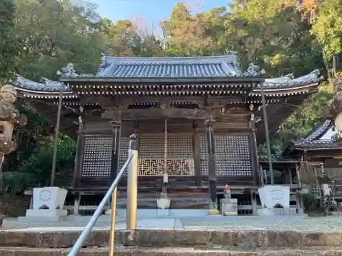 高蔵寺の本殿・本堂