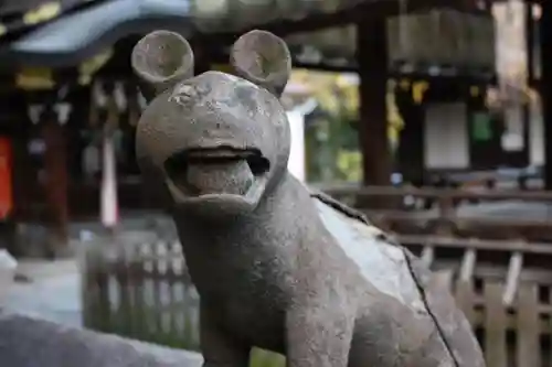 満足稲荷神社の狛犬