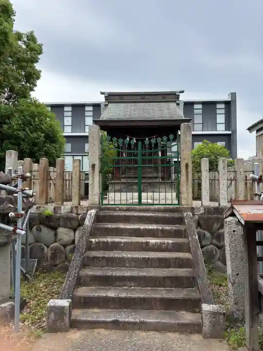 天神社(余坂天神社)の{uncategorized: "未分類", other: "その他", undefined: "問題あり", building: "その他建物", grave: "お墓", sacred_gate: "鳥居", guardian: "狛犬", statue: "像", buddha: "仏像", history: "歴史", nature: "自然", garden: "庭園", animal: "動物", pagoda: "塔", temizu: "手水舎", mountain_gate: "山門・神門", sanctuary: "本殿・本堂", subordinate: "末社・摂社", art: "芸術", scenery: "景色", jizo: "地蔵", ema: "絵馬", goshuin: "御朱印", omikuji: "おみくじ", items: "授与品その他", amulet: "お守り", goshuincho: "御朱印帳", eats: "食事", festival: "お祭り", votive_dance: "神楽", shichigosan: "七五三参", wedding: "結婚式", experience: "体験その他", initially: "初詣", around: "周辺", anti_infection: "感染症対策"}