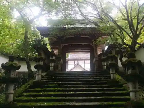 瑠璃寺の山門