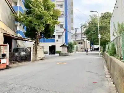 中津本一振興町会地蔵堂の周辺