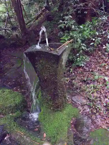 茂宇気神社の手水