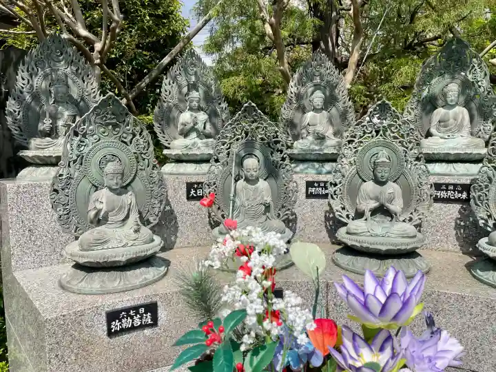 薬王院の{uncategorized: "未分類", other: "その他", undefined: "問題あり", building: "その他建物", grave: "お墓", sacred_gate: "鳥居", guardian: "狛犬", statue: "像", buddha: "仏像", history: "歴史", nature: "自然", garden: "庭園", animal: "動物", pagoda: "塔", temizu: "手水舎", mountain_gate: "山門・神門", sanctuary: "本殿・本堂", subordinate: "末社・摂社", art: "芸術", scenery: "景色", jizo: "地蔵", ema: "絵馬", goshuin: "御朱印", omikuji: "おみくじ", items: "授与品その他", amulet: "お守り", goshuincho: "御朱印帳", eats: "食事", festival: "お祭り", votive_dance: "神楽", shichigosan: "七五三参", wedding: "結婚式", experience: "体験その他", initially: "初詣", around: "周辺", anti_infection: "感染症対策"}